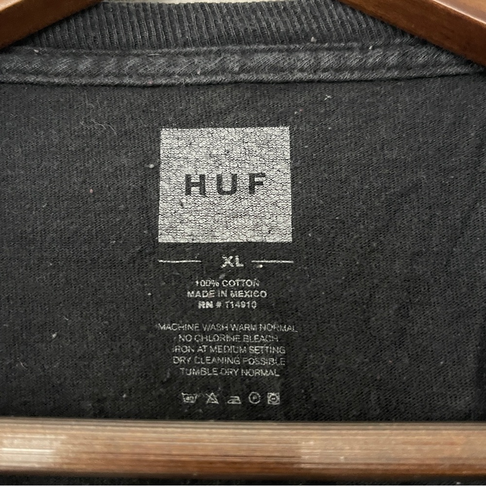 HUF vintage Black Tee with Floral Logo XL - Picture 5 of 7